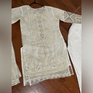 3 piece white Pakistani shalwar kameez